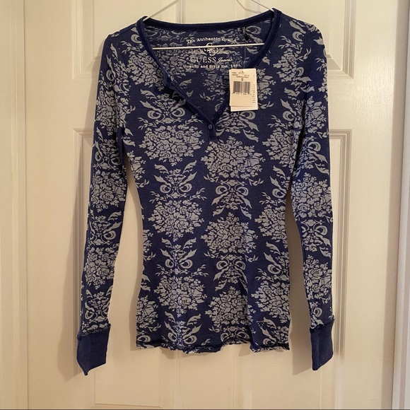 Guess long sleeve with patterns - Picture 1 of 4